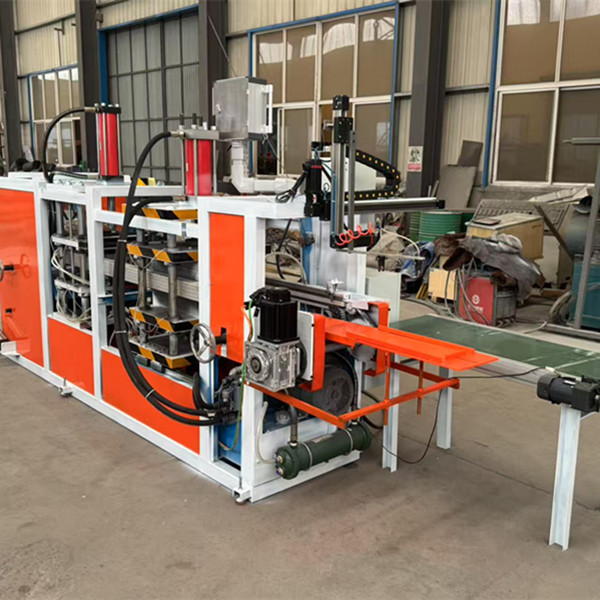 La machine à plateau de semis entièrement automatique a été débogue avec succès
