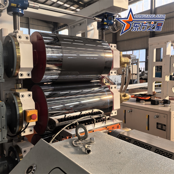 Livraison d'équipement d'extrusion de feuilles de bisulfure de molybdène