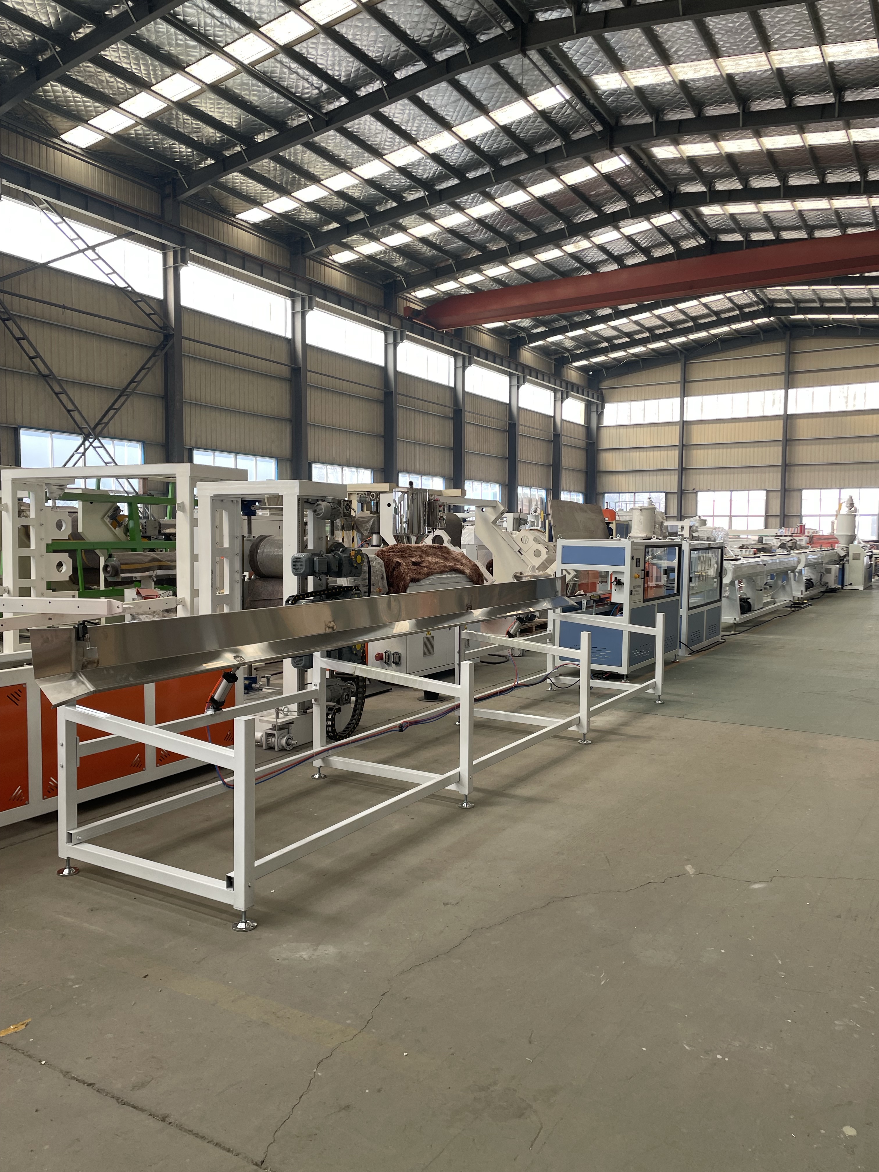 ​Trois ensembles d'équipements de production de tubes sont prêts à être expédiés en Corée du Nord pour soutenir la modernisation des infrastructures locales.