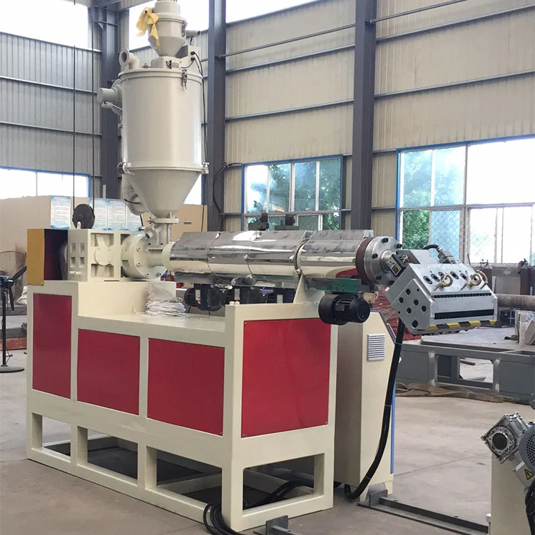 Machine à extrudeuse à feuille de pom