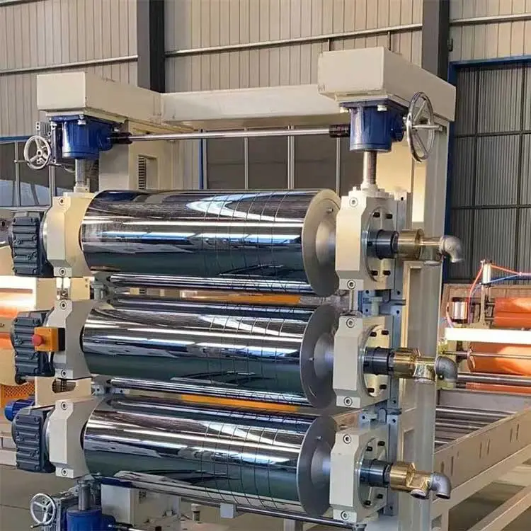 Machine d'extrusion de rideaux de porte PVC